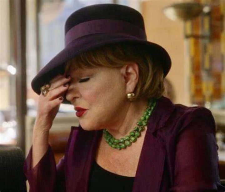 Bette Midler Ethnicity, Wiki, Biography, Age, Parents, Husband, Career