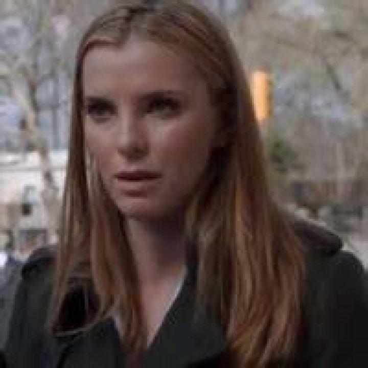 Betty Gilpin Law and Order Fandom