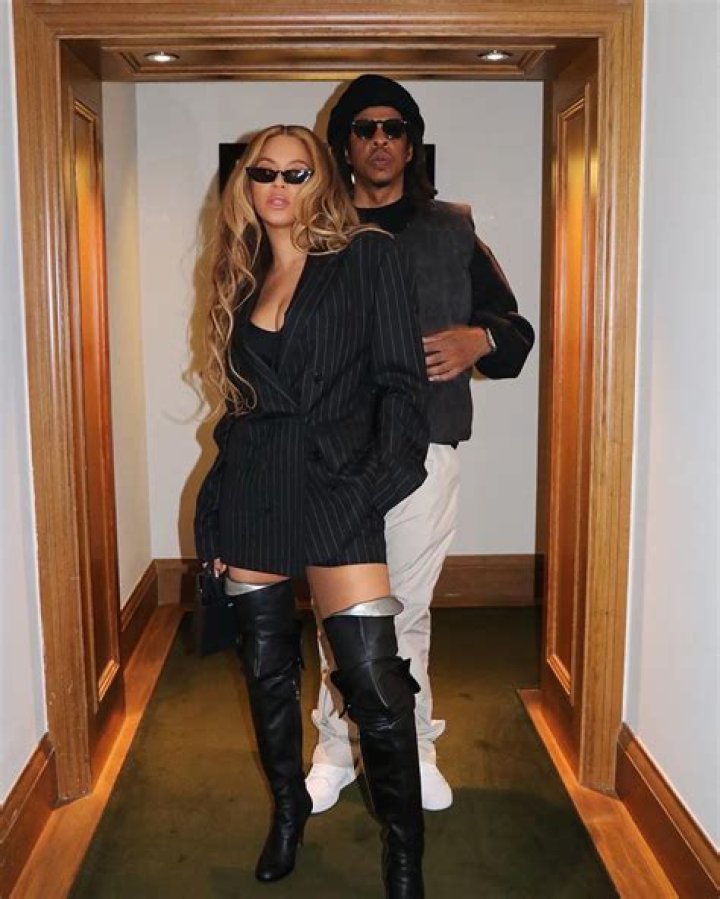 Beyonc&eacute; and JayZ pose for rare couple photos in contrasting fashions