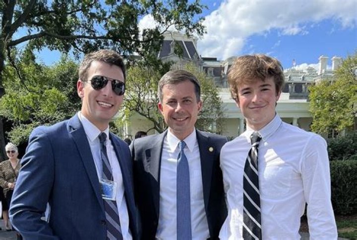 Biden admin is grooming Gen Z 'Influencers' to digital Red Guard
