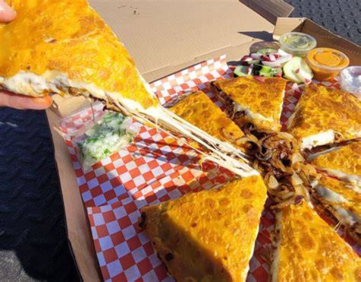BIRRIA PIZZA PERFECTION IN TEXAS! Treys Chow Down