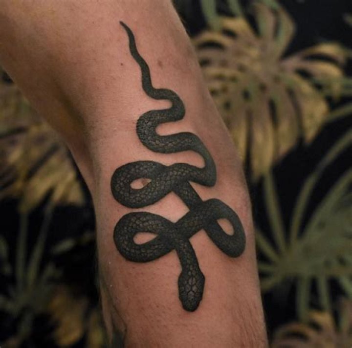 Black mamba snake tattoo by iwanmartin snaketattoo snake tattoo 