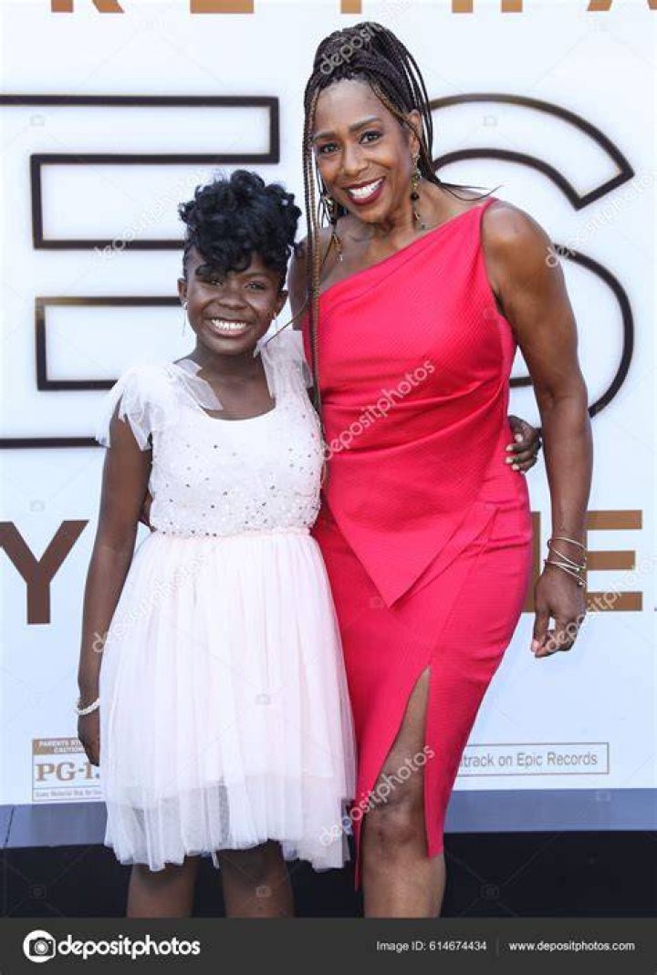 BlogPaper | Dawnn Lewis - Age, Family, Bio