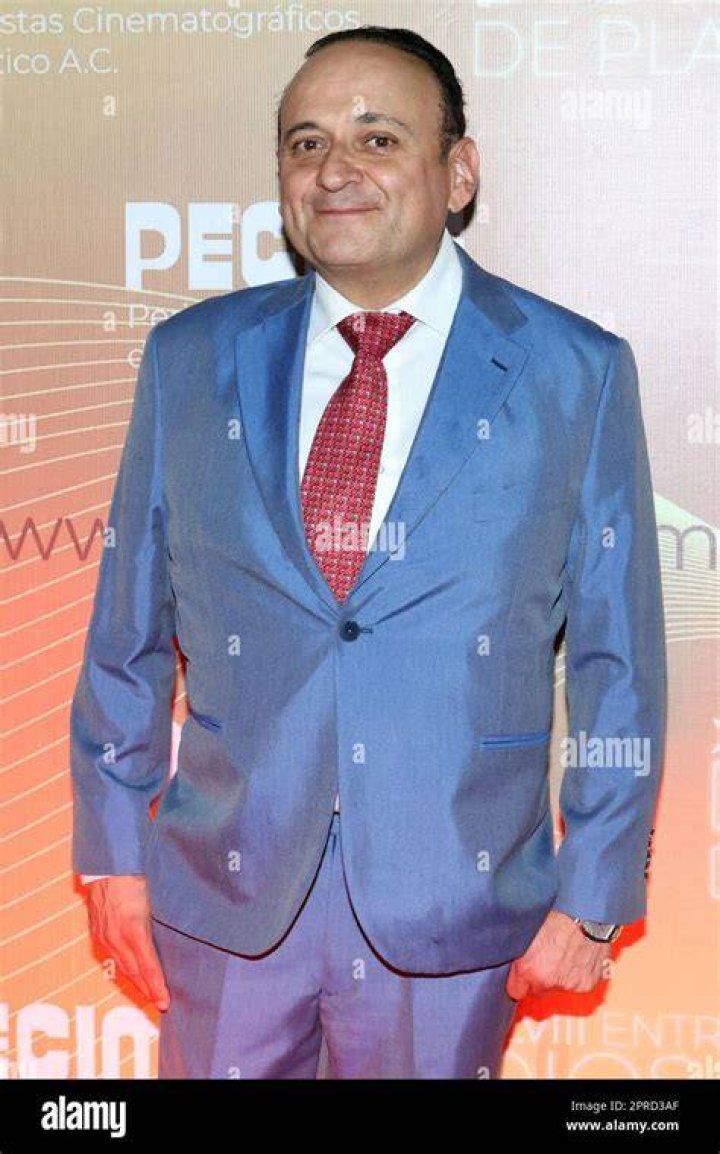 BlogPaper | Eduardo España - Age, Family, Bio