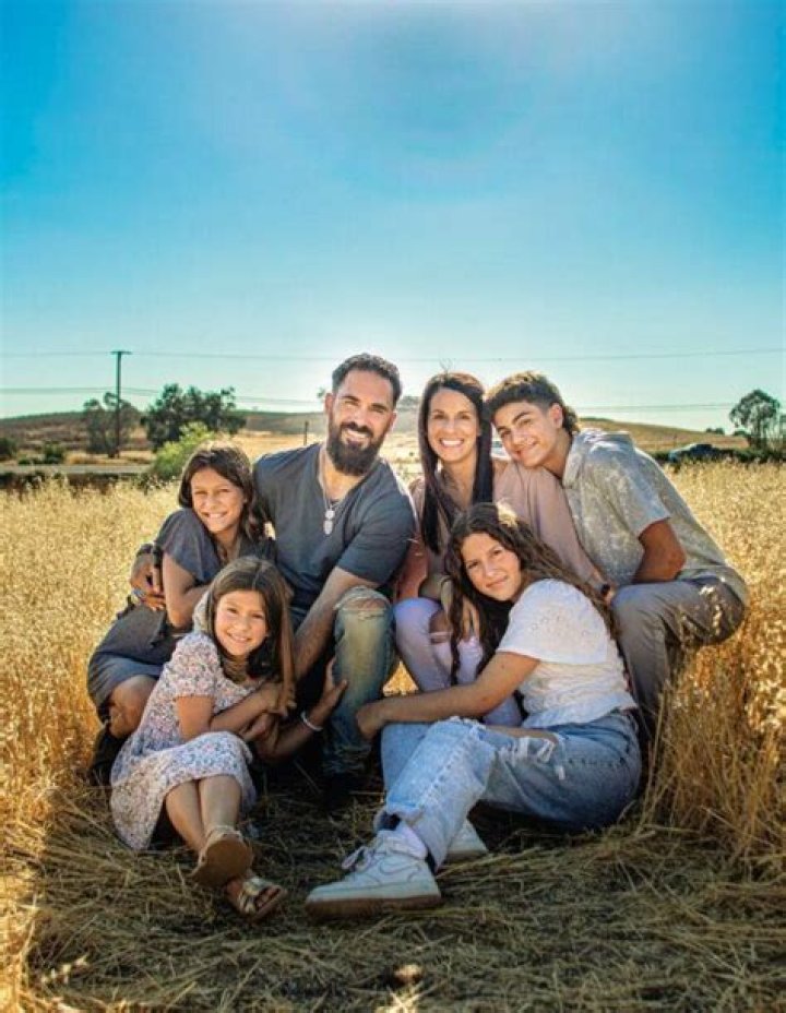 BlogPaper | Eric Weddle - Age, Family, Bio