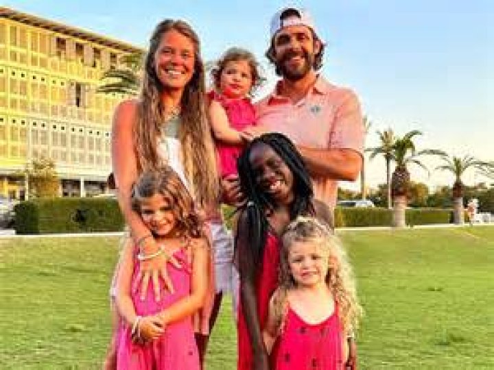 BlogPaper | Lauren Akins - Age, Family, Bio