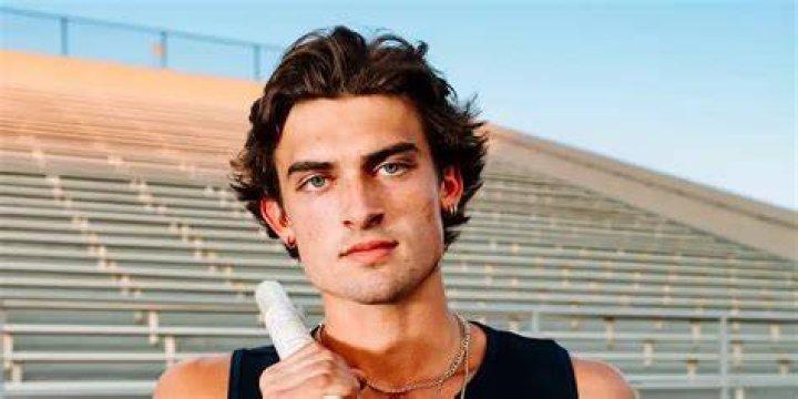 BlogPaper | Sam Hurley - Bio, Age, Height, Married, Nationality, Career, Wiki