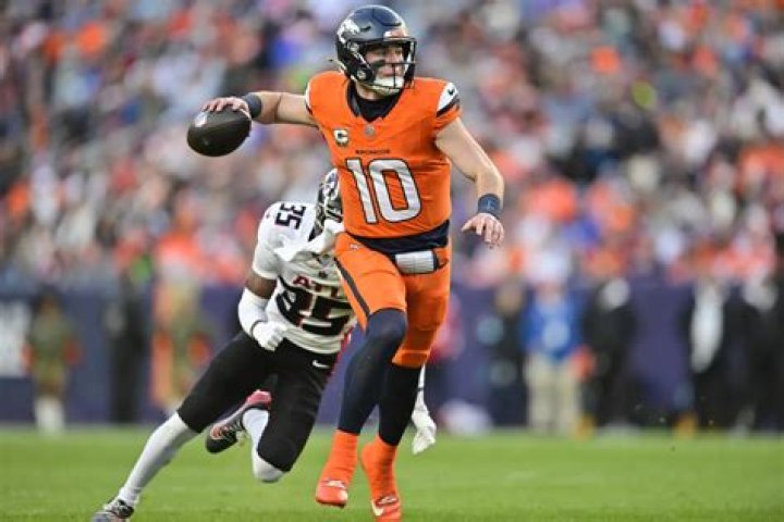 Bo Nix continues to impress with both arm and legs in road win at Arizona