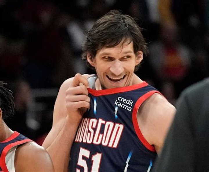Boban Marjanovic's hands look impossibly huge