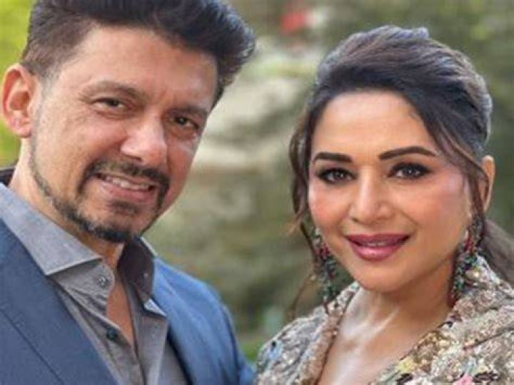 Bollywood Madhuri Dixit With Her Family In Images And Wallpapers 2011
