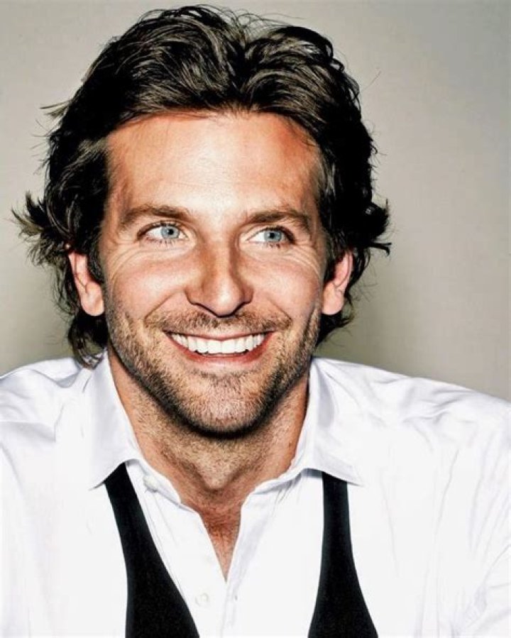 BRADLEY COOPER on Instagram &ldquo;Happy week 💙 &bull; &bull; &bull; &bull; &bull; &bull; &bull; &bull; &bull; 