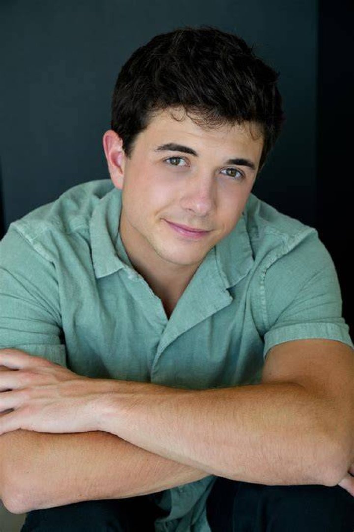 Bradley Steven Perry Movies, Bio and Lists on MUBI