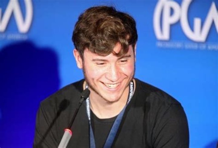 Brandon Calvillo Wiki, Age, Height, Girlfriend, Net Worth, Family, Bio