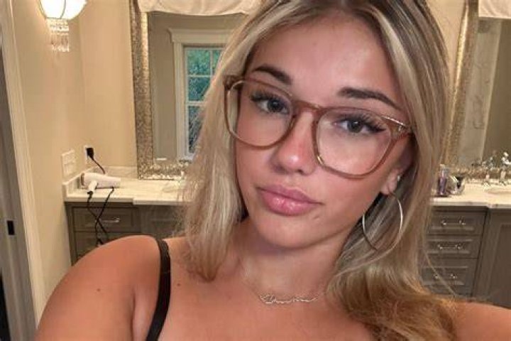 breckiehill nude fanleaksxxx