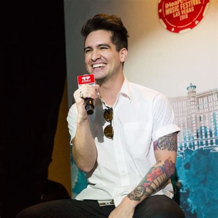 Brendon Urie Wiki 2021 Net Worth, Height, Weight, Relationship & Full