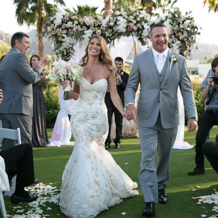 Brian Urlacher&rsquo;s Wife, Jennipher Frost Age, Height, Wikipedia And Net