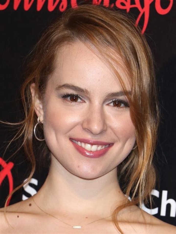 Bridgit Mendler Pictures