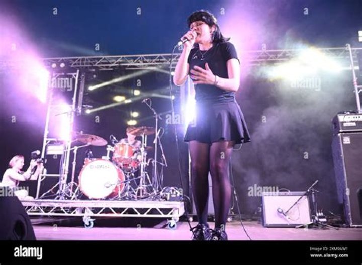 British Singer Songwriter Cameron Hayes on her latest single "Medicine