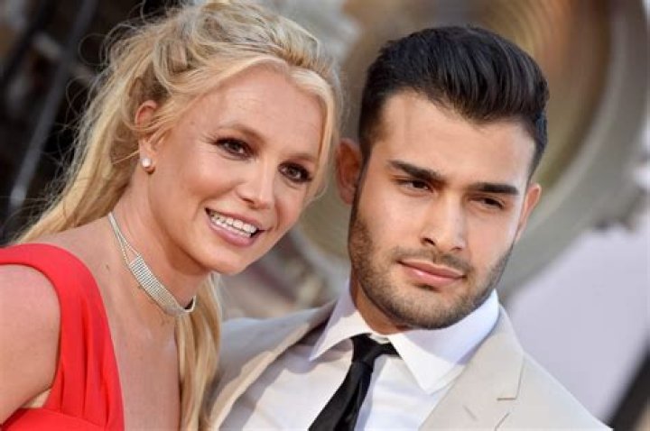 Britney Spears announces engagement to boyfriend Sam Asghari Reuters