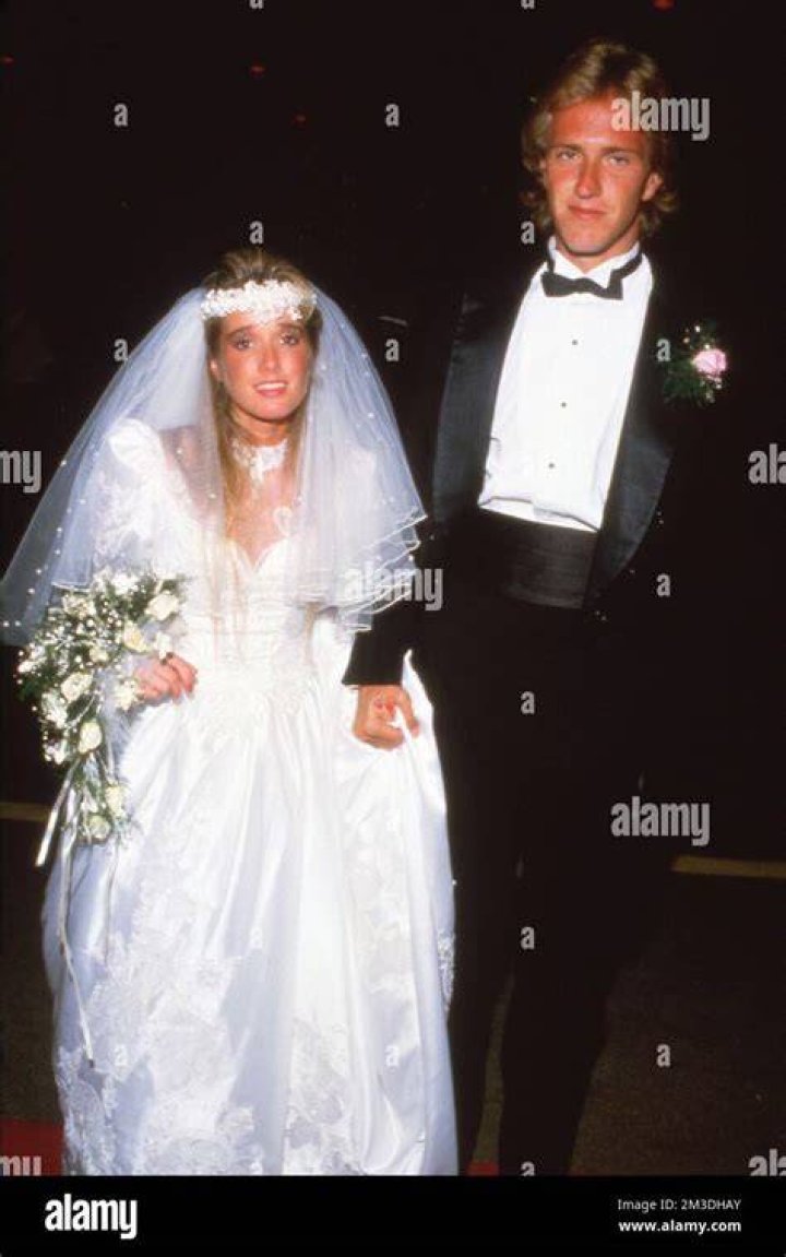 Brooke Brinson Wedding, Wiki, Age, Bio, Baby, Husband【 Hot 】Photos