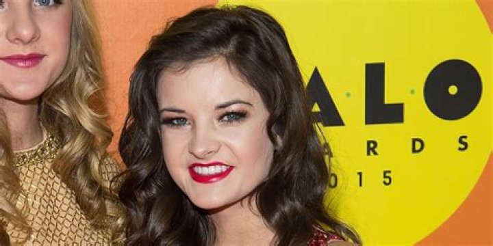 Brooke Hyland Bio, Age, Height, Net Worth, Boyfriend, Dating