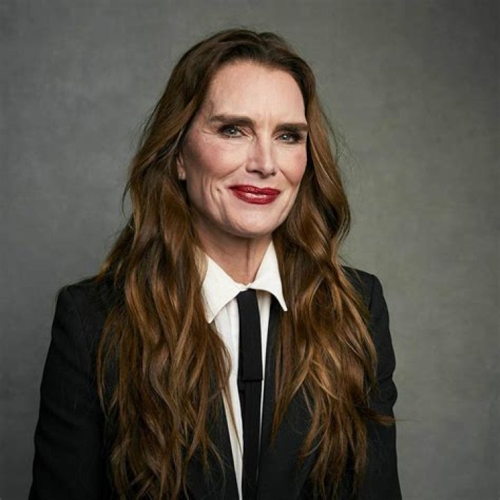Brooke Shields is looking beautiful. Plastic surgery helped?