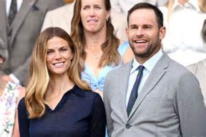 Brooklyn Decker Husband Still married to her husband andy roddick