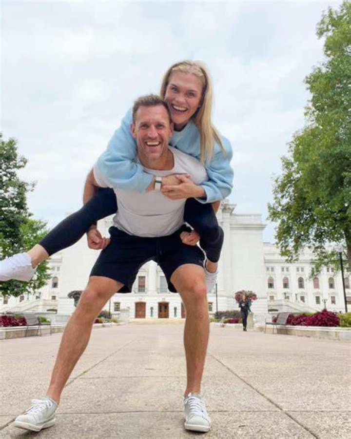 Brooks Laich on &lsquo;Responsibility&rsquo; of Raising Kids With Julianne Hough