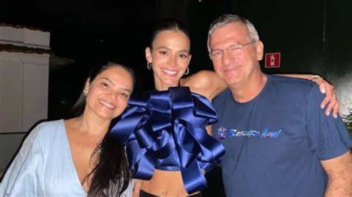 Bruna Marquezine Parents Meet Neide And Telmo Maia