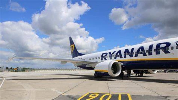 Bryan Quinn Captain Ryanair Europe's Favourite Airline LinkedIn