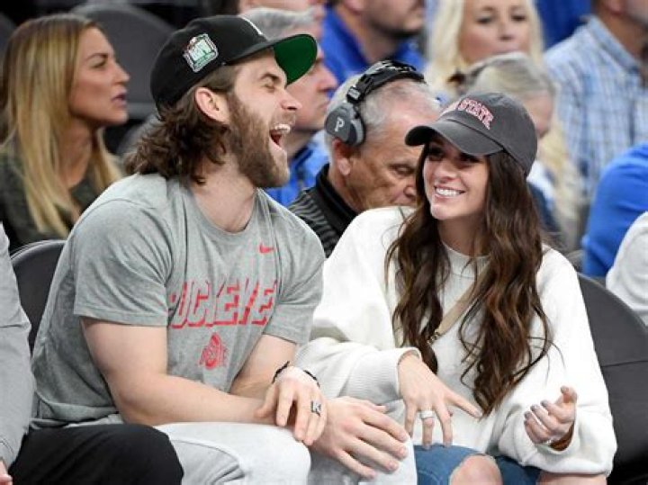 Bryce Harper Wife, Girlfriend, Height, Weight, Body Measurements