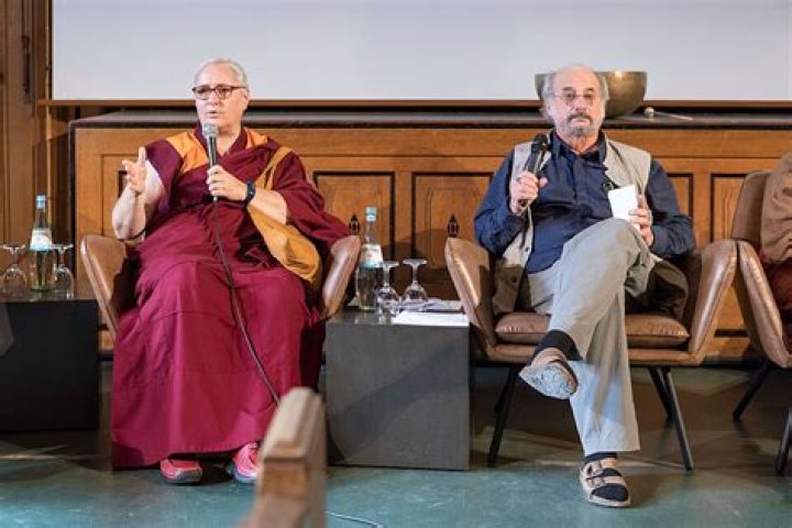 Buddhismus Aktuell Wichtig ist, in der Tradition erwachsen zu werden