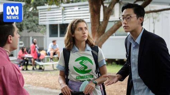 Bump star Peter Thurnwald mentors Gold Coast actors after screen