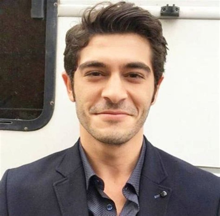Burak Deniz Wiki, Height, Age, Girlfriend, Family, Biography & More