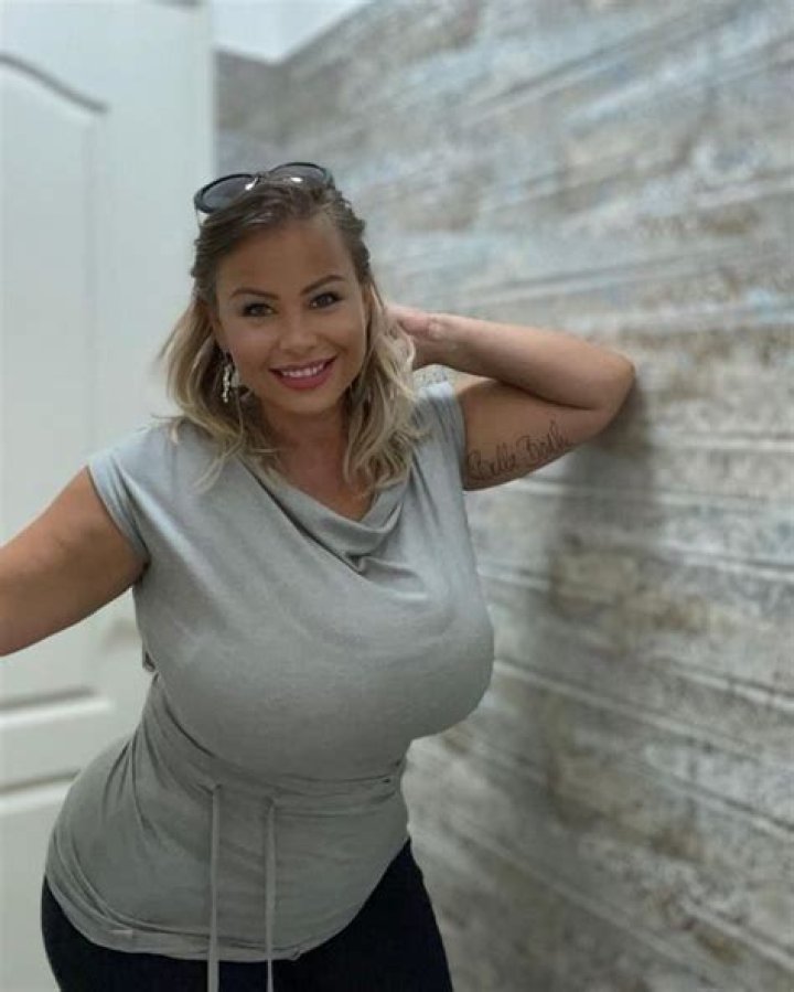 busty milf titfucks / Twitter
