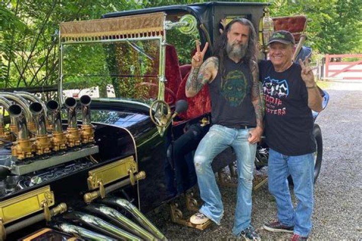 Butch Patrick 2024 Wife, net worth, tattoos, smoking & body facts Taddlr
