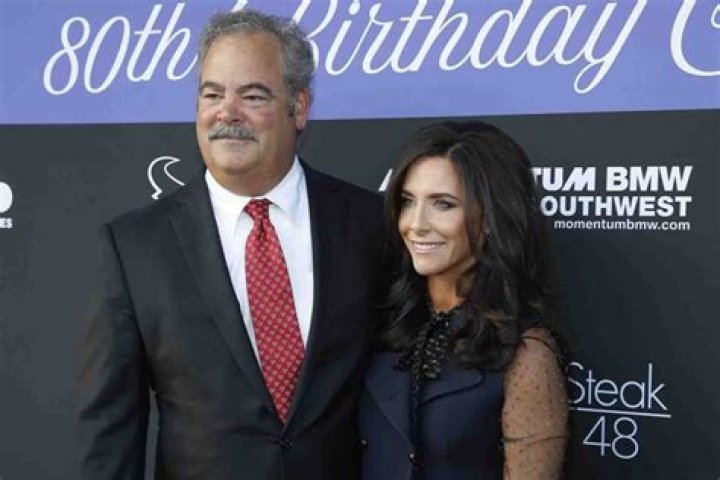 Cal McNair is Married to Wife Hannah McNair. 7 Kids.