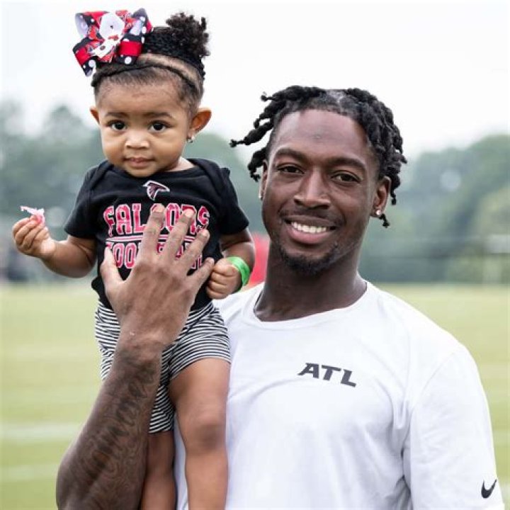 Calvin Ridley is not Married to Wife. Dating Girlfriend Dominique