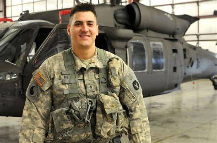 Can a warrant officer be a pilot? ·