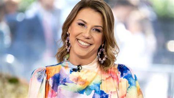 Can Jodie Sweetin really sing? Celebrity.fm 1 Official Stars