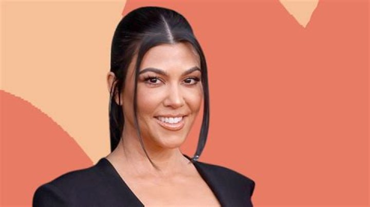 Can We Stop BodyShaming Kourtney Kardashian Please? Glamour UK