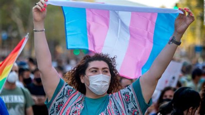 Cantante y transexual a los 16 años 24CON