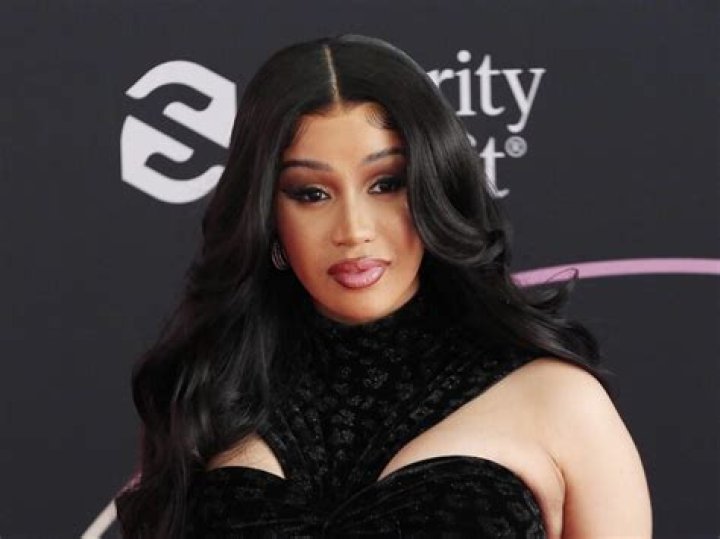 Cardi B Jumps On The Remix To Rosal&iacute;a's "Despech&aacute;" AllHipHop