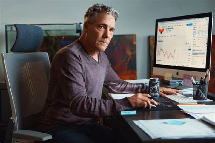 Cardone backs blockchain company with 4M crypto investment &bull; St Pete