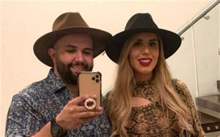 Carin Leon is Married to Wife Alenjandra Esquer.