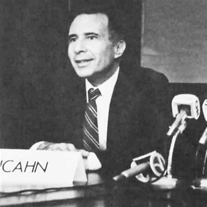 Carl Icahn Height, Weight, Age, Net Worth, Biography, Spouse ·