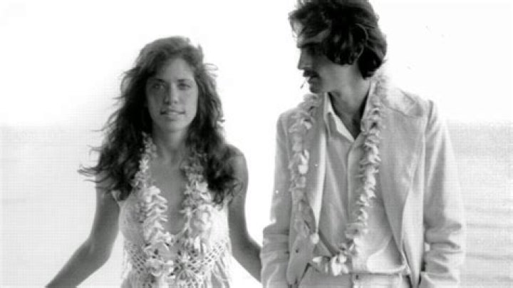 Carly Simon Shares What It Was Like Being Married to James Taylor The