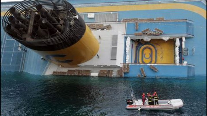 Carnival Shares Fall After Ship Runs Aground