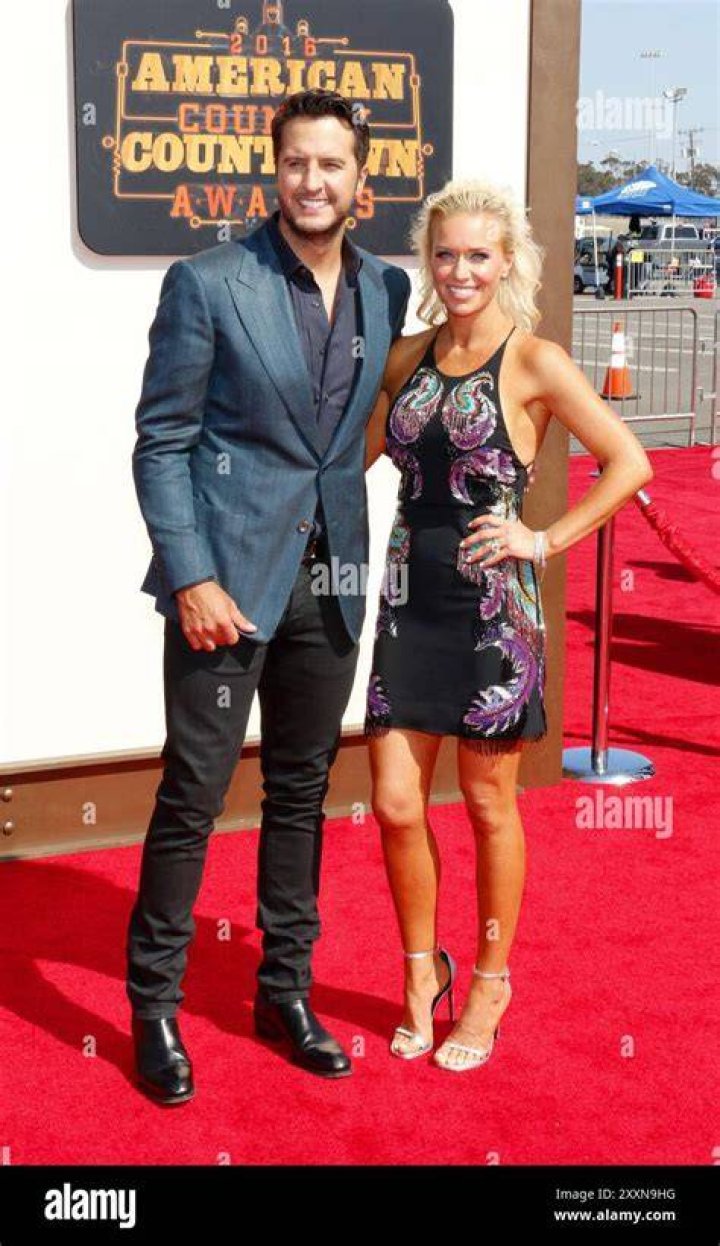Caroline Boyer 2016 American Country Countdown Awards 01 GotCeleb