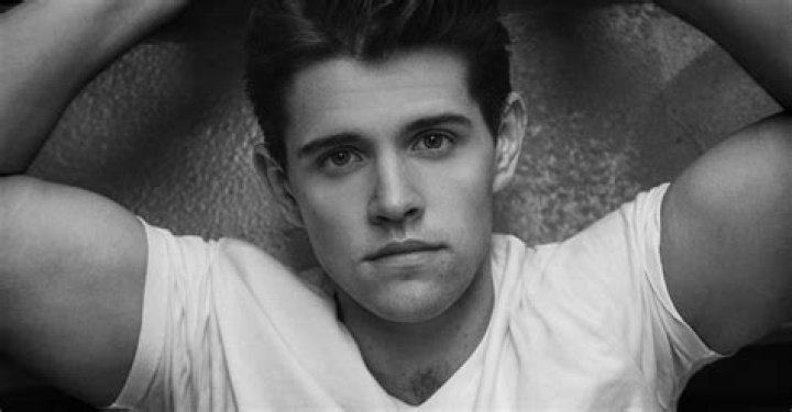 Casey Cott Hot Pictures POPSUGAR Celebrity Photo 3